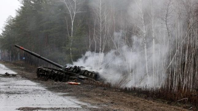 أوكرانيا: روسيا خسرت نحو 4300 جندي و146 دبابة و706 مدرعات في 3 أيام..