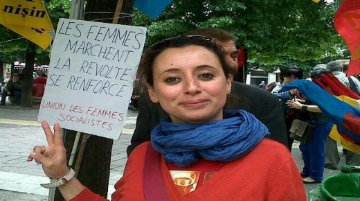 بعدما نشرت صورة تحتوي عبارة تمس بالذات الإلهية.. النيابة العامة تقرر متابعة ابتسام لشكر في حالة اعتقال..