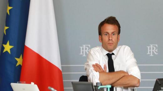 ماكرون يتلقى هزيمة “كبيرة وغير مسبوقة” في الانتخابات التشريعية الفرنسية..
