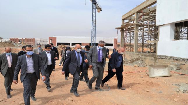 عامل إقليم تاوريرت ورئيس جامعة وجدة يتفقدان مشروع المحلقة الجامعية.. نسبة الأشغال وصلت 98 %..