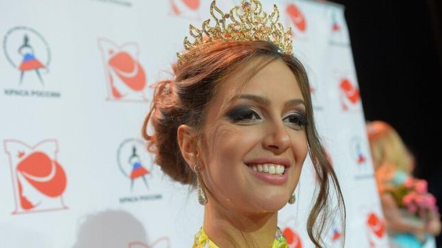 الحسناء الروسية أوكسانا تهدد بكشف “أسرار مؤلمة وخطيرة ” عن الملك محمد الخامس