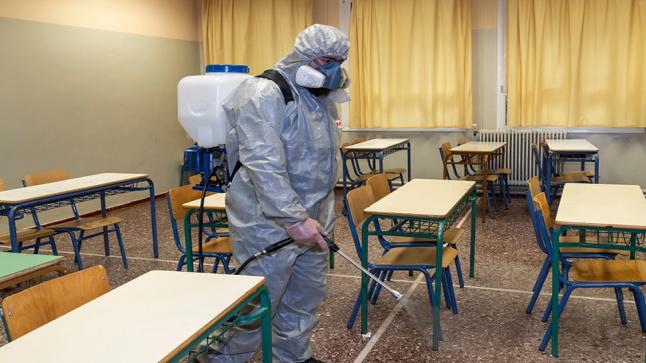 ما رأي الوزير أمزازي ..مدارس تُلزم أسر تلاميذ بشراء مواد تعقيم “كورونا”؟