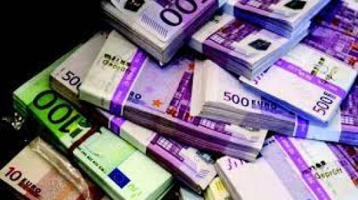 العثور على 6 ملايين و496 ألف أورو في حاوية أزبال ..