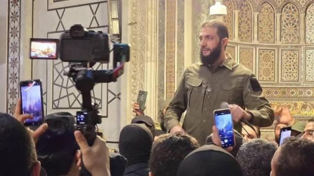 أطاح بالدكتاتور بشار الأسد.. من هو “الجولاني” الذي يتصدر المشهد السوري الآن؟