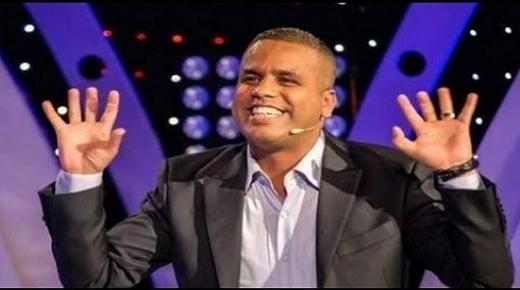 بعد المجرد .. السلطات القضائية الفرنسية تعتقل الكوميدي المغربي جوادي بتهمة الاغتصاب