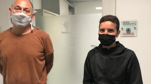 أمانة مواطن مغربي عاطل تلقى إشادة واسعة في إيطاليا بعدما أعاد نقودا مفقودة لصاحبها..