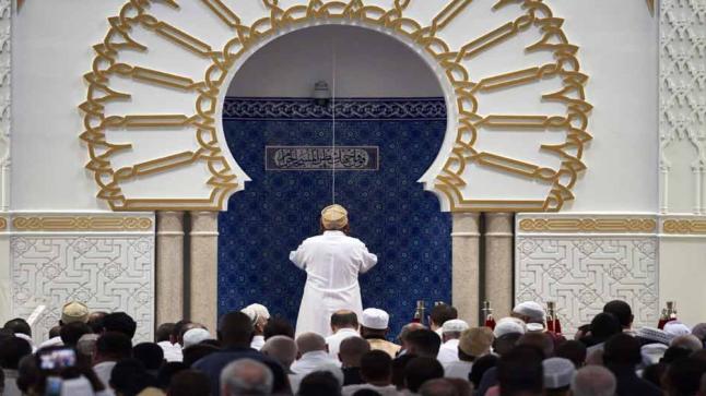 ضمهم مغاربة..فرنسا تستعد لطرد أئمة مسلمين من البلاد