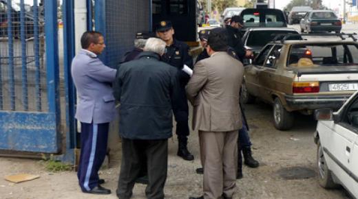 خطير .. مهرّب يصيب جمركيا بجروح بواسطة سكين بمعبر بني أنصار