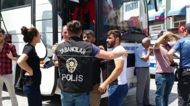 تركيا ترحّل أزيد من ألفَي مهاجر في أسبوع