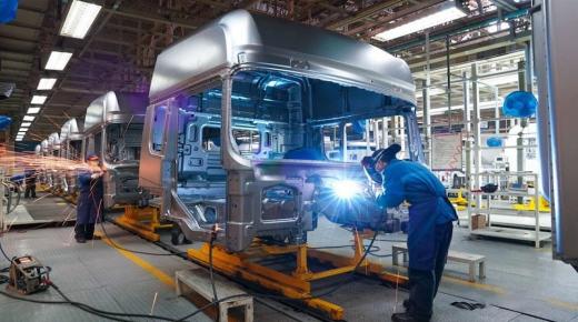 إنتاج أول شاحنة يعزز الرهانات الصناعية في المغرب