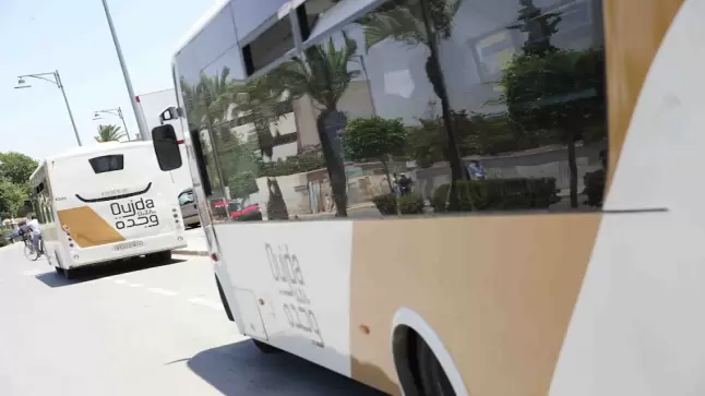 بيان فدرالية اليسار الديمقراطي بوجدة: “تغول وقداسة” شركة النقل الحضري وتقاعس المجلس الجماعي يفاقمان معاناة العمال والساكنة