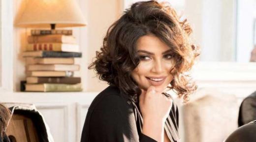 فنانة مغربية تفاجئ المتابعين باختفائها.. تزوجت وارتدت الحجاب؟