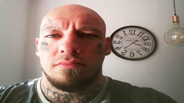 في عزّ وباء كورونا..المصارع النمساوي الشهير فيلهم أوت يُشهر إسلامه ..