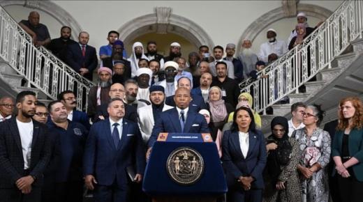 نيويورك تسمح برفع أذان الجمعة عبر المكبرات في المساجد￼