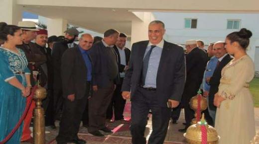 خطير..سفينة جهة الشرق تغرق والوالي معاد الجامعي ينعم في بحبوحة الترفيه والنشاط؟