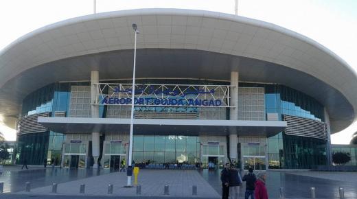 وصول 318 مواطنا مغربيا عائدا من إسبانيا إلى مطار وجدة أنكاد..