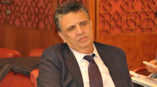 بعدما اتهمهم بأن لهم “مصالح كبرى”.. المحامون يقررون وقف التعامل مع وزير العدل وهبي..