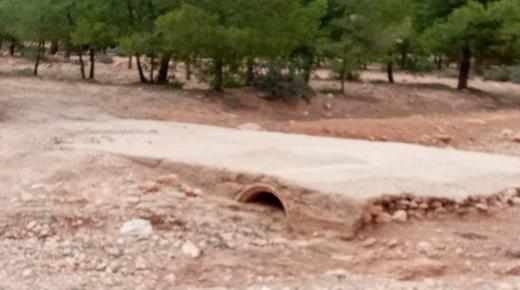 شكاية عاجلة إلى المسؤولين بعمالة إقليم جرادة..ساكنة تطالب بتعبيد الطريق ورفع الحيف والتهميش..