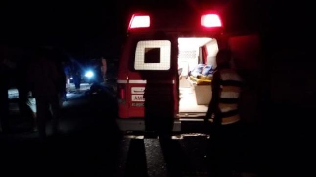 سائح خليجي يشرمل فتاتين داخل فندق باكادير..￼