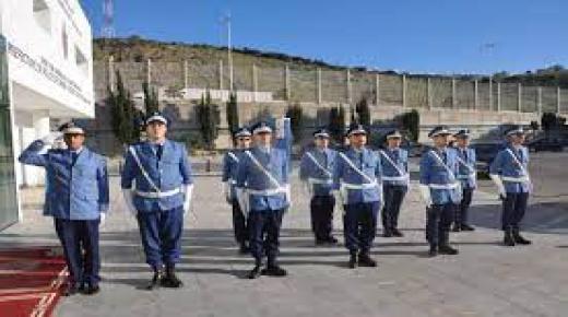 مجلس الحكومة يصادق على مشروع مرسوم بتحديد نظام البذلة الرسمية لموظفي إدارة الجمارك..