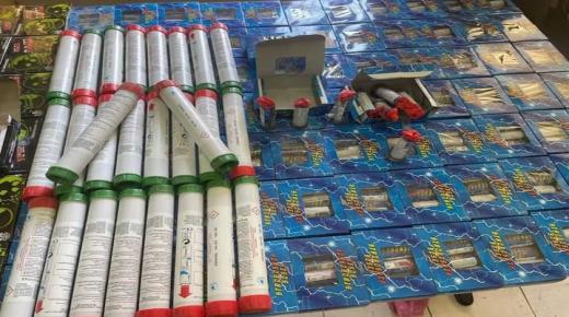 أمن وجدة يتمكن من حجز 18750 وحدة من الشهب والمفرقعات النارية كانت بحوزة مشجّع رياضي..