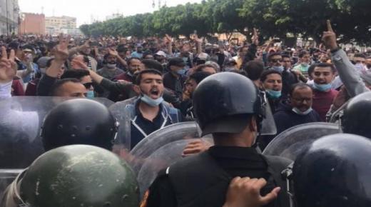 أساتذة التعاقد يمددون اضرابهم الى غاية تحقيق مطالبهم..