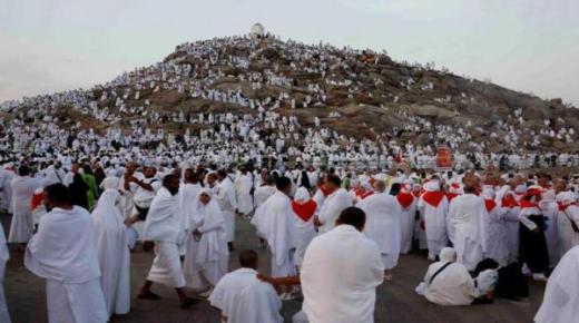 السعودية: عدد المتوفين خلال الحج بلغ 1,301 غالبيتهم “غير مصرح لهم بالحج”