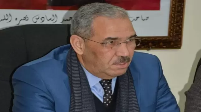 وجدة..غياب “قياد” عن مكاتبهم: عندما يصبح البيت هو “المقر الرسمي” والمقهى “قاعة للتدبير” عن بعد..