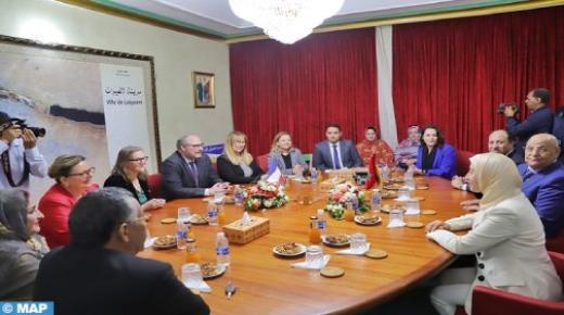 وفد عن مجلس الشيوخ الفرنسي يشيد بالمستوى التنموي الذي تشهده مدينة العيون￼