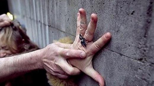 حقوقية تفجر قنبلة فضيحة اغتصاب لاعبين جزائريين لقاصر بأحد فنادق تونس العاصمة..