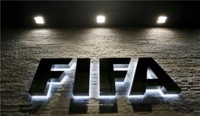 “الفيفا” تتخلى عن خطة بيع حصة من حقوقها التجارية بعد اعتراضات واسعة