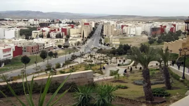 تجريد رئيس جماعة تازة من مهامه بقرار عاملي..