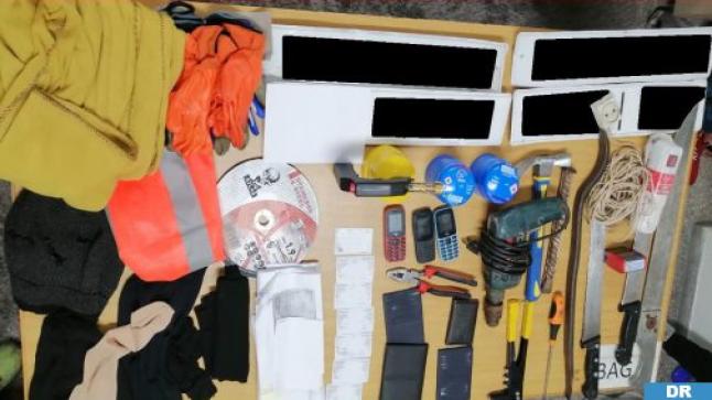 توقيف ثلاثة أشخاص يشتبه في ارتباطهم بشبكة إجرامية تنشط في اقتراف السرقات الموصوفة والتزوير واستعماله