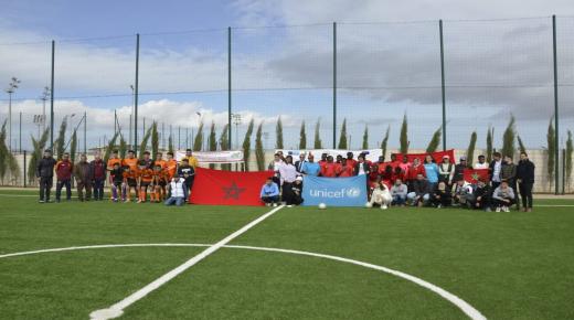 بحضور ممثلي اليونسيف وتجسيدا لشعار ” لنعش سويا”…أكاديمية النهضة البركانية تحتضن مقابلة ودية بين فريق المهاجرين وأشبال النهضة￼￼￼￼  