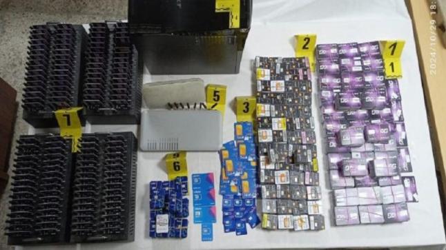 توقيف 3 أشخاص بينهم أجنبي قي قضية قرصنة المكالمات..