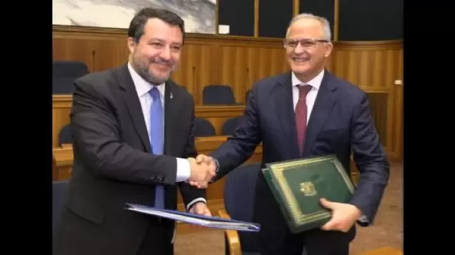 المغرب وإيطاليا يوقعان اتفاق الاعتراف المتبادل برخص السياقة