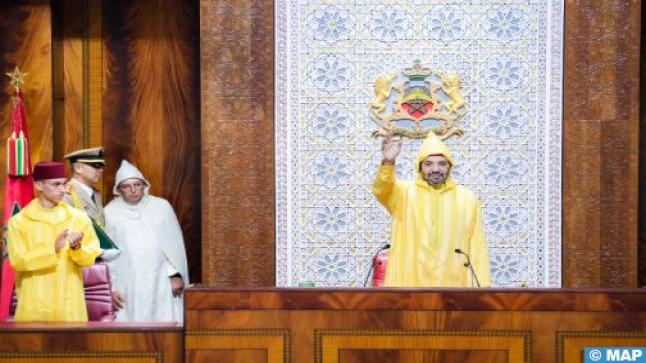 الملك يعلن عن استثمارات بـ550 مليار درهم لخلق نصف مليون منصب شغل في أفق 2026 و يدعو للتعجيل بتفعيل المخطط الوطني الجديد للماء￼