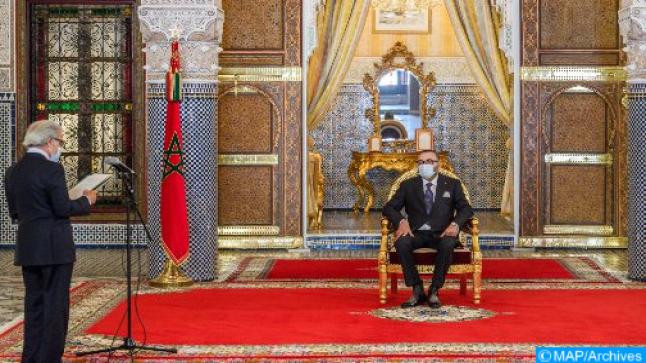 الجواهري يقدّم بين يدي الملك  التقرير السنوي للبنك المركزي حول الوضعية الاقتصادية والنقدية والمالية برسم سنة 2021 ￼