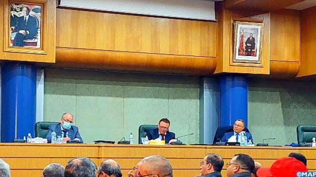 ارتفاع أسعار المحروقات.. الحكومة اختارت التدخل لدعم مهنيي النقل..