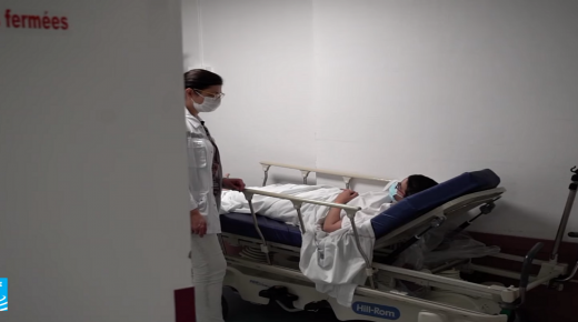 إيطاليا.. شخص يصاب بكورونا والأيدز وجدري القردة في نفس الوقت لهذا السبب..