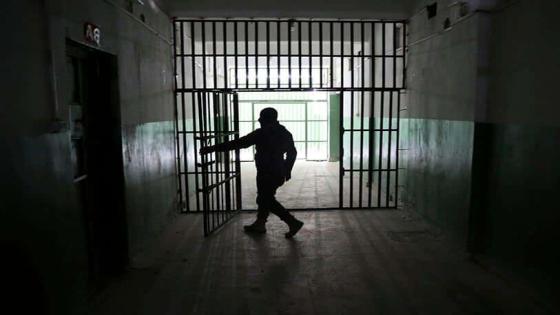الحكومة تحدد كيفيات تقديم الوجبات الغذائية للأشخاص الموضوعين تحت الحراسة النظرية