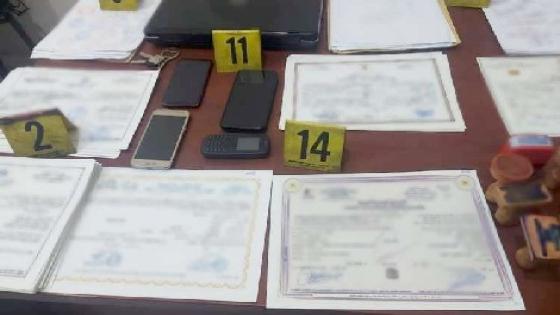 تفكيك عصابة من 11 شخصا متخصصة في تزوير الدبلومات الدراسية..