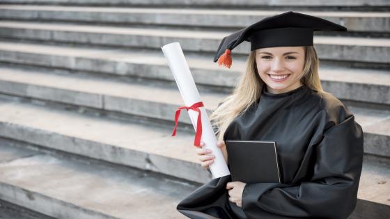300 منحة دراسية للطلبة المتفوقين على صعيد جامعات المملكة لمتابعة دراساتهم في سلك الدكتوراه..