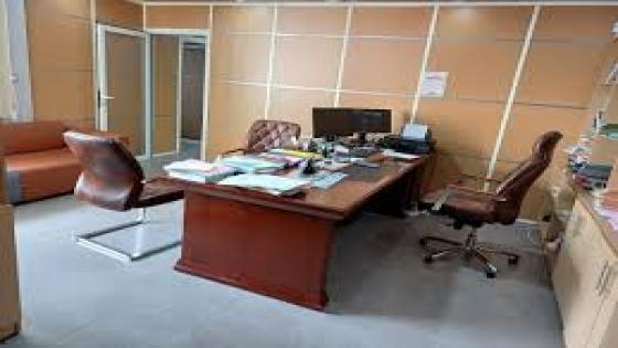 إعلان.. مكتب مجهّز للكراء في قلب مدينة وجدة