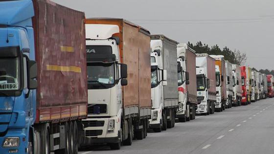 نقل طرقي.. وزارة النقل واللوجيستيك تؤكد الشروع في تنزيل بعض مطالب المهنيين..
